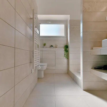 Apartment Refait A Neuf, Proche Et Centre Ville- Ajaccio-parc Berthaut